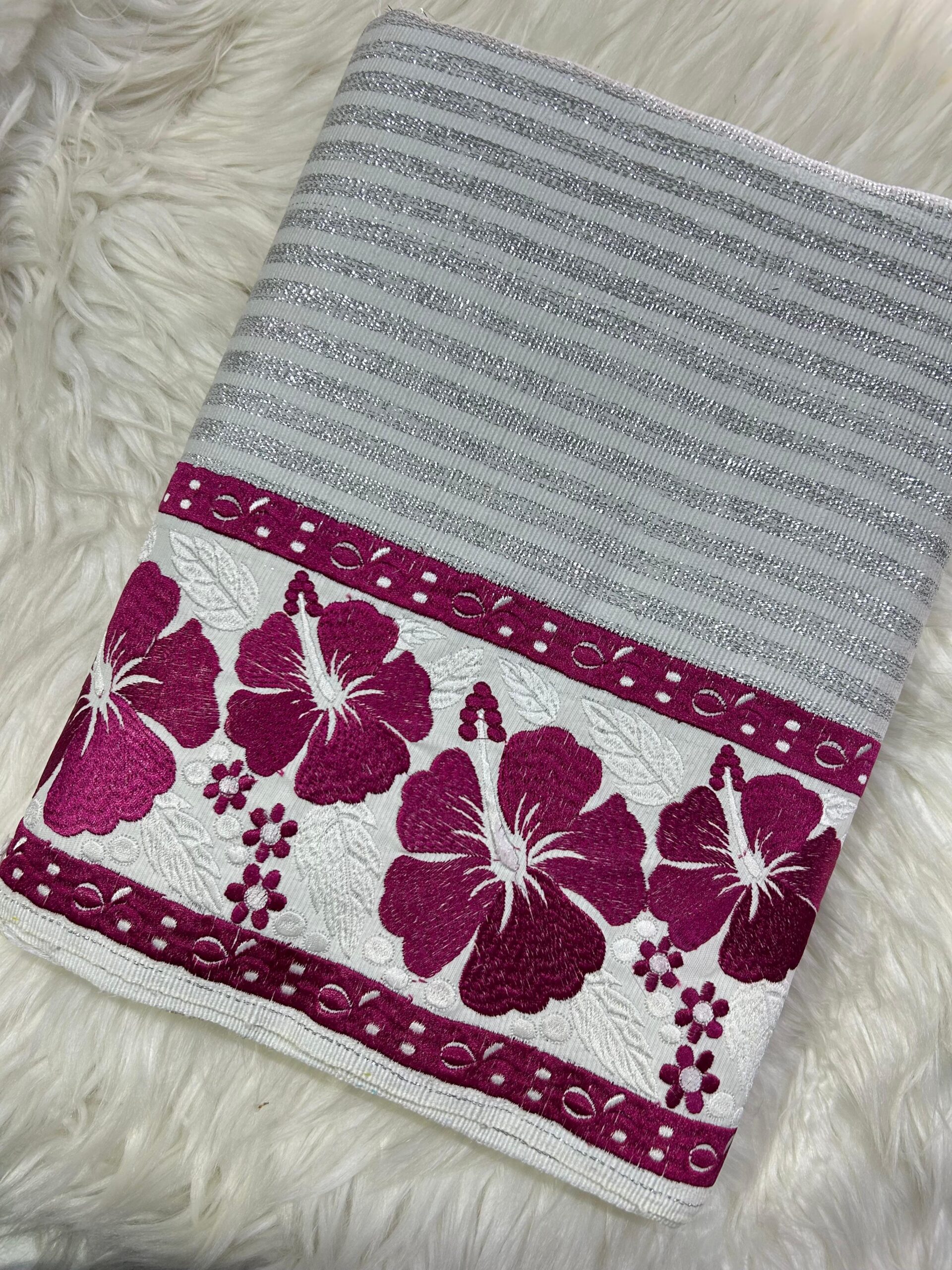 Phige sabi zari Phanek white and silver kinar